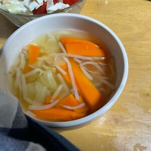 簡単野菜スープ♡つわり中の妊婦さんも食べられる